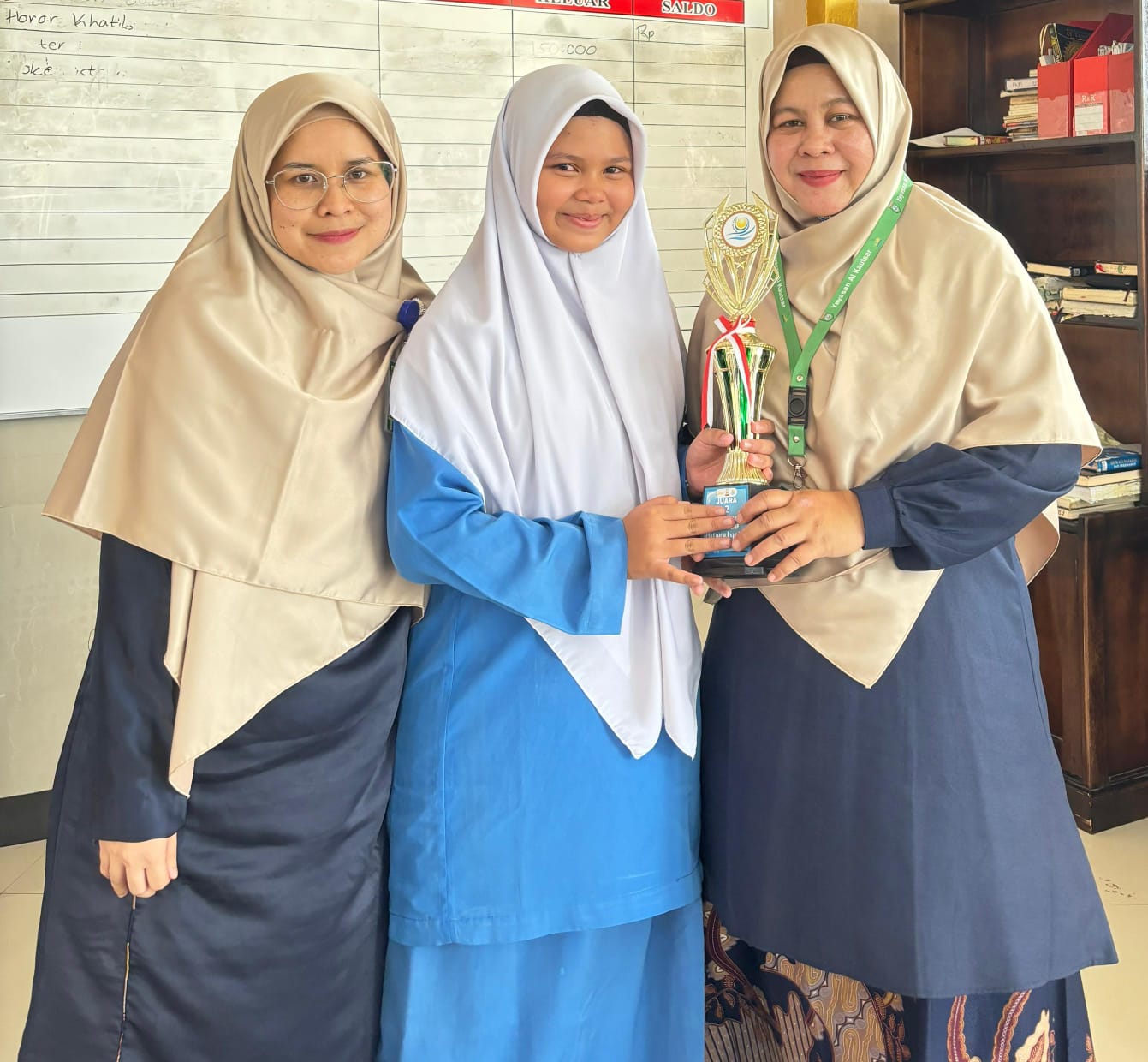 Brilliant Performance: Queen Shakira Arianti, Murid SMP IT Al-Kautsar berhasil Membawa Pulang Piala Juara 1 di Cendana Festival Project