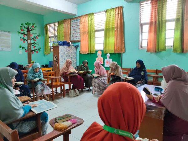 Ramadhan Bersama Al-Qur’an: Semangat Tadarus dan Tahsin Guru SMP IT Al-Kautsar