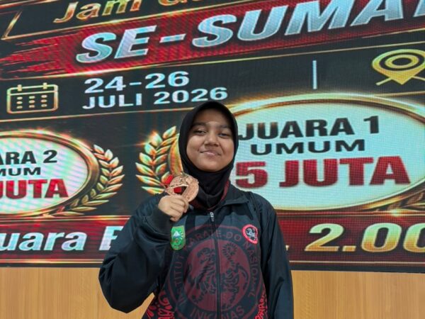 Karateka Muda SMP IT Al-Kautsar "Anya Reziqha Annur" Bersinar di Kejuaraan Karate Jam Gadang INKANAS Bukittinggi Se-Sumatera